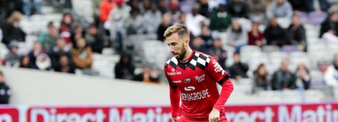 Coupe de la Ligue: Benezet va offrir des protège-tibias à ses coéquipiers ainsi qu'aux Strasbourgeois