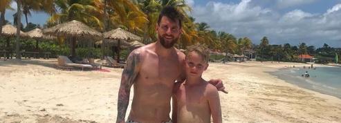 Les vacances inoubliables d'un jeune Anglais qui a tapé la balle avec Messi sur la plage