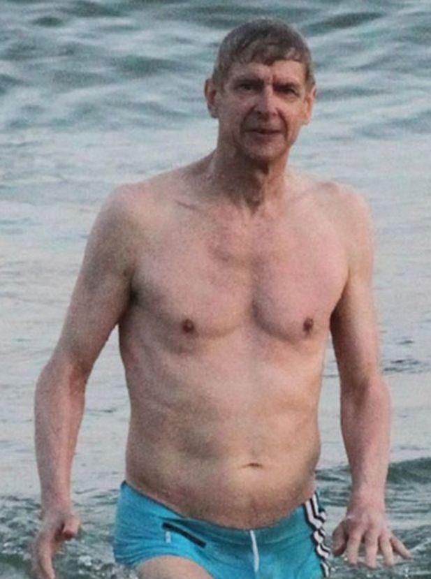 Photo : Arsène Wenger à l'entraînement avec Arsenal en avril 2000