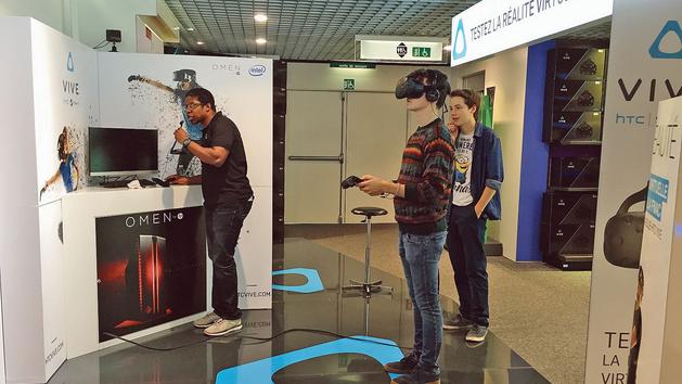 Distribution De La Réalité En Face La distribution accueille la réalité virtuelle à bras ouverts