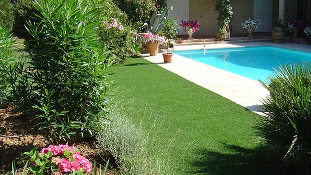 Jardin Du Gazon Synthetique Aussi Vrai Que Nature