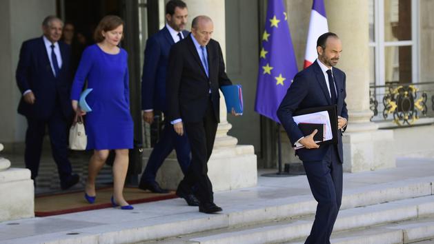 Macron Enleve 1 Mois De Vacances Vacances : Macron demande aux ministres de rester mobilisables cet été