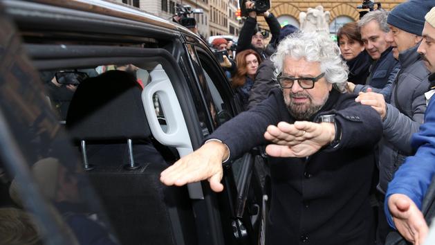 En Italie, Beppe Grillo prend ses distances avec le M5S