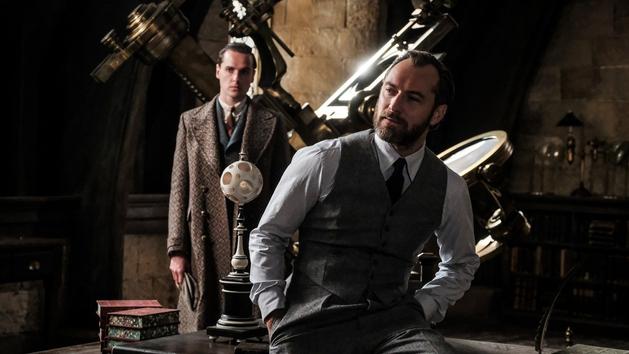 Les Animaux Fantastiques 2 Dumbledore Contraint De Rester Dans Le Placard