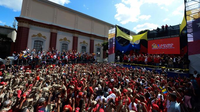 Maduro accuse des députés de l'opposition d'implication dans l' Maduro accuse des députés de l'opposition d'implication dans l'