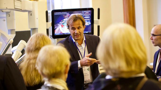 Damien Desmedt, DG d'Intuitive Surgical France.