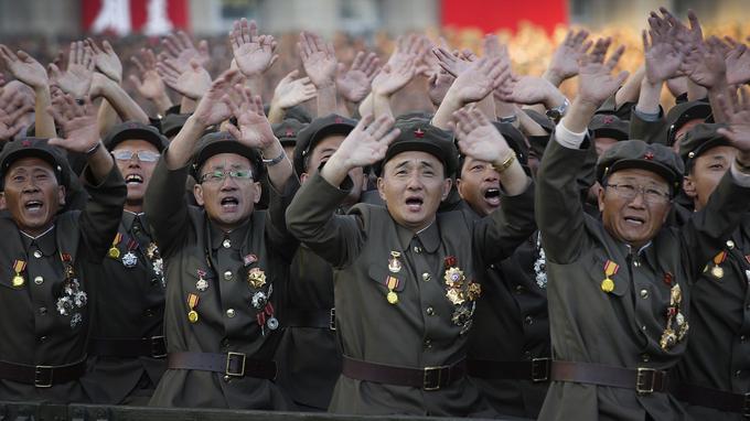 Aller Vivre En Corée Du Nord Imposant défilé militaire en Corée du Nord pour les 70 ans du parti au