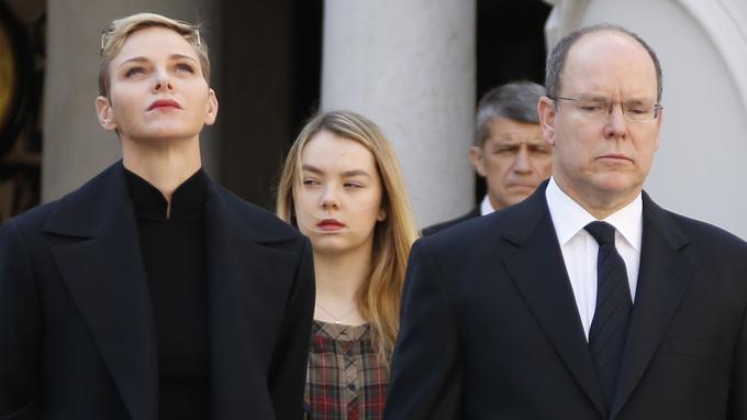 Minute De Silence Mondiale En Hommage Aux Victimes Des Attentats