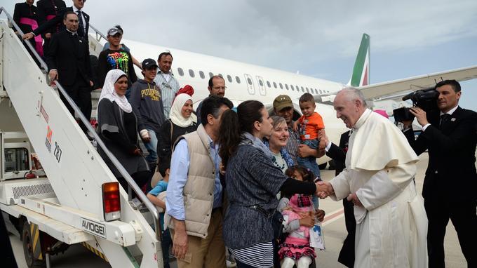 Pourquoi le Pape est rentré de Grèce avec des réfugiés musulmans