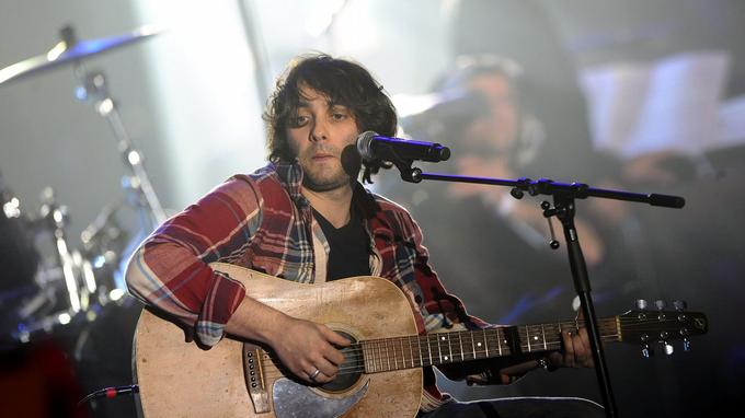 Damien Saez Tous Les Gamins Du Monde Damien Saez dévoile deux titres en hommage aux victimes des attentats