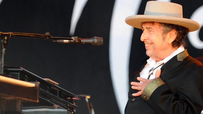 Musicien Ayant Reçu Le Prix Nobel De La Littérature Bob Dylan a enfin reçu son prix Nobel