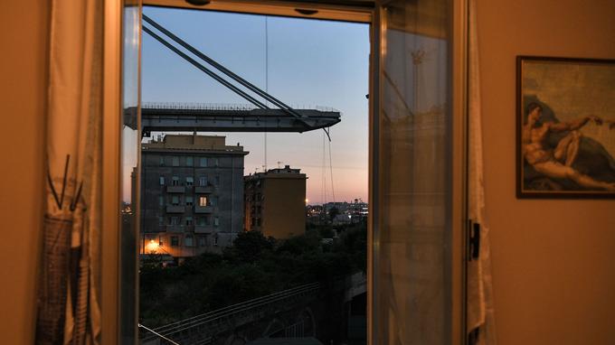 Gênes : ces photos saisissantes racontent le choc de l'effondrement du pont - Le Figaro