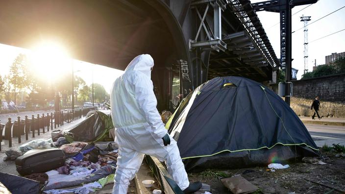 Plus de 1600 migrants évacués dans le nord de Paris