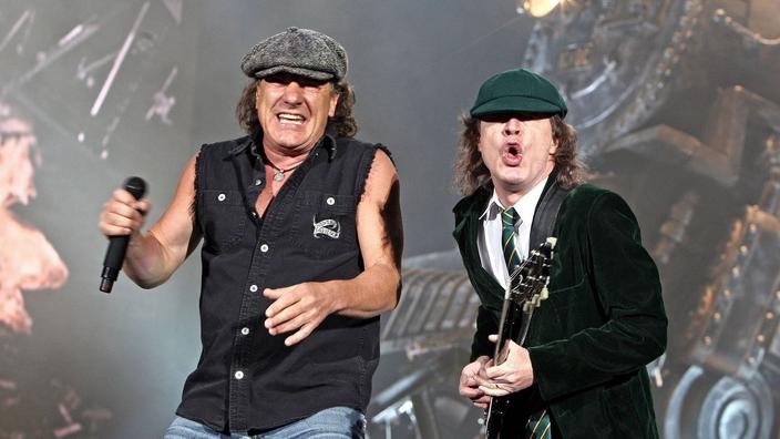 Atteint de surditÃ©, le chanteur d'AC/DC a Ã©tÃ© Ã©cartÃ© du groupe