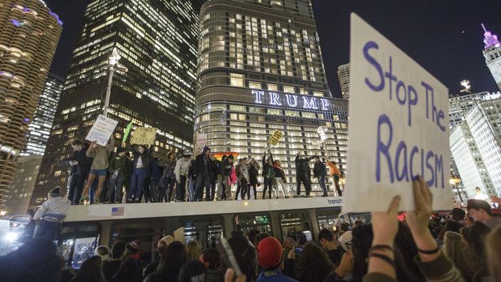 Des milliers d�Américains dans la rue contre la victoire Des milliers d�Américains dans la rue contre la victoire