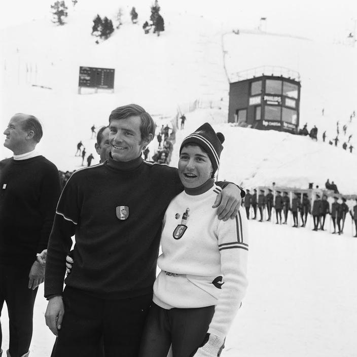 Insigne Chamrousse - Jeux Olympiques Grenoble 1968 - Ski - Vintage