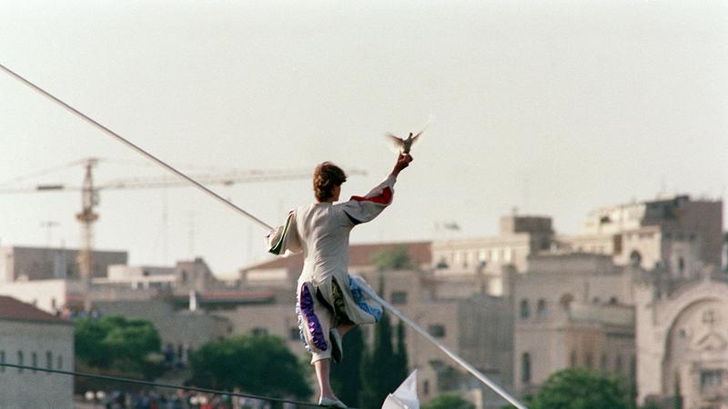 Funambule New York World Trade Center The Walk : les 8 plus grands exploits de Philippe Petit
