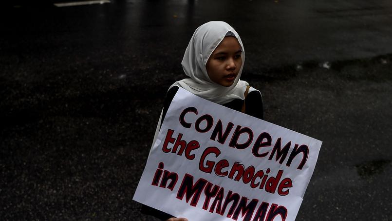 En Malaisie, une petite fille manifeste pour dénoncer «le génocide» opéré en Birmanie, ce vendredi.