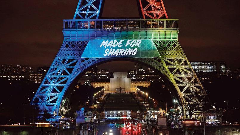 The Eiffel Tower Turned Off Its Lights In Solidarity With London : r ...