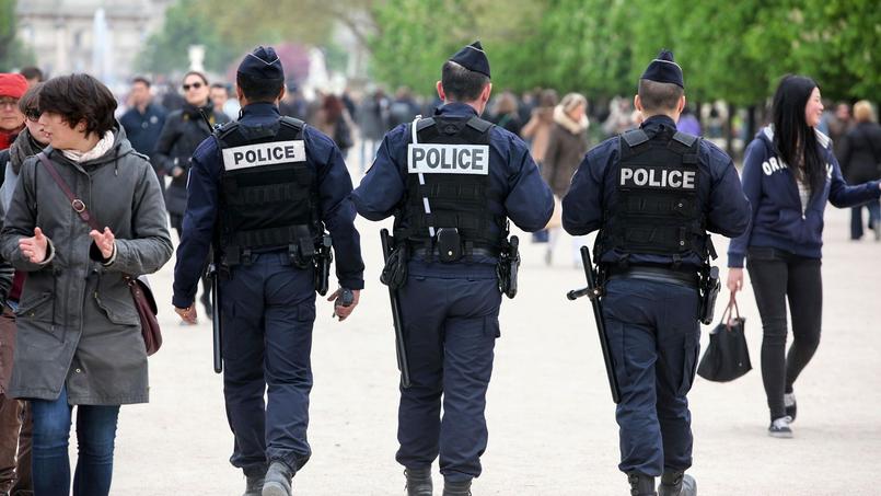 Entre autres, la généralisation des caméras dites «piéton» intégrées sur les uniformes des policiers et des gendarmes pour filmer leurs interventions en direct semble plébiscitée.