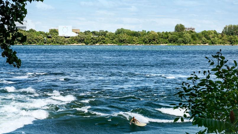 Spot De Surf Recherche A Montreal Le Fleuve Est Aussi Propice A La Balade