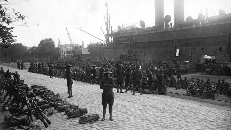 Débarquement en France des premieres troupes americaines venant combattre aux cote des Alliés, après l'entrée en guerre des États-unis, le 2 avril 1917.