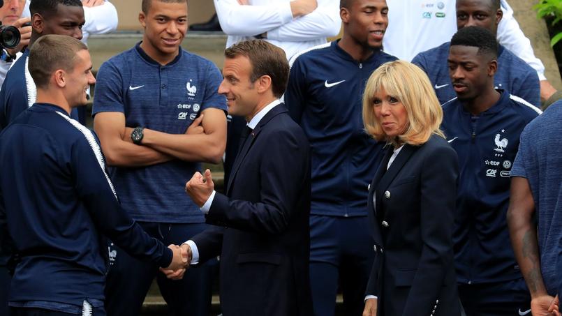 Coupe Du Monde 2018 Emmanuel Macron En Russie Pour La Demi