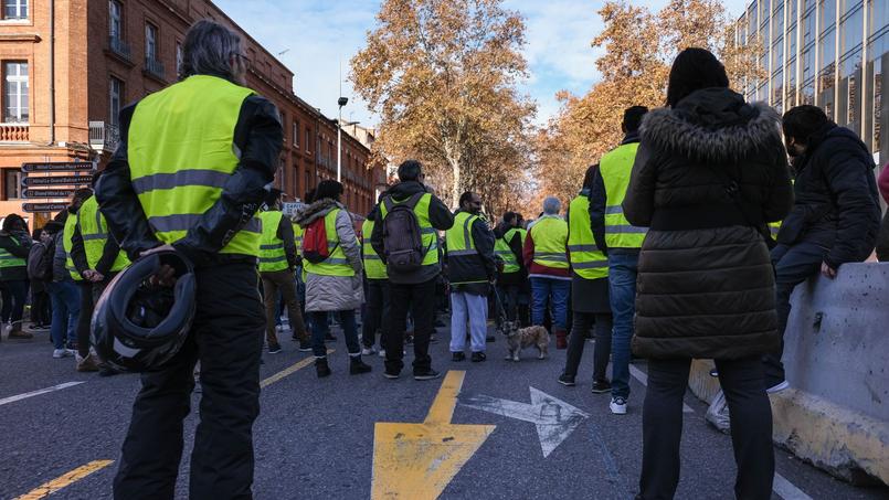 Le Maire Lr Dévreux Invite Les Gilets Jaunes à Bloquer La Préfecture