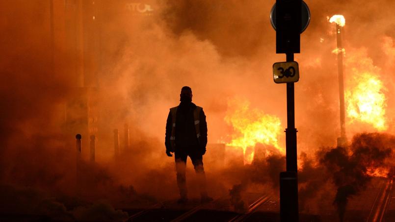 à Bordeaux Lyon Toulouse Plusieurs Manifestations De Gilets Jaunes Dégénèrent