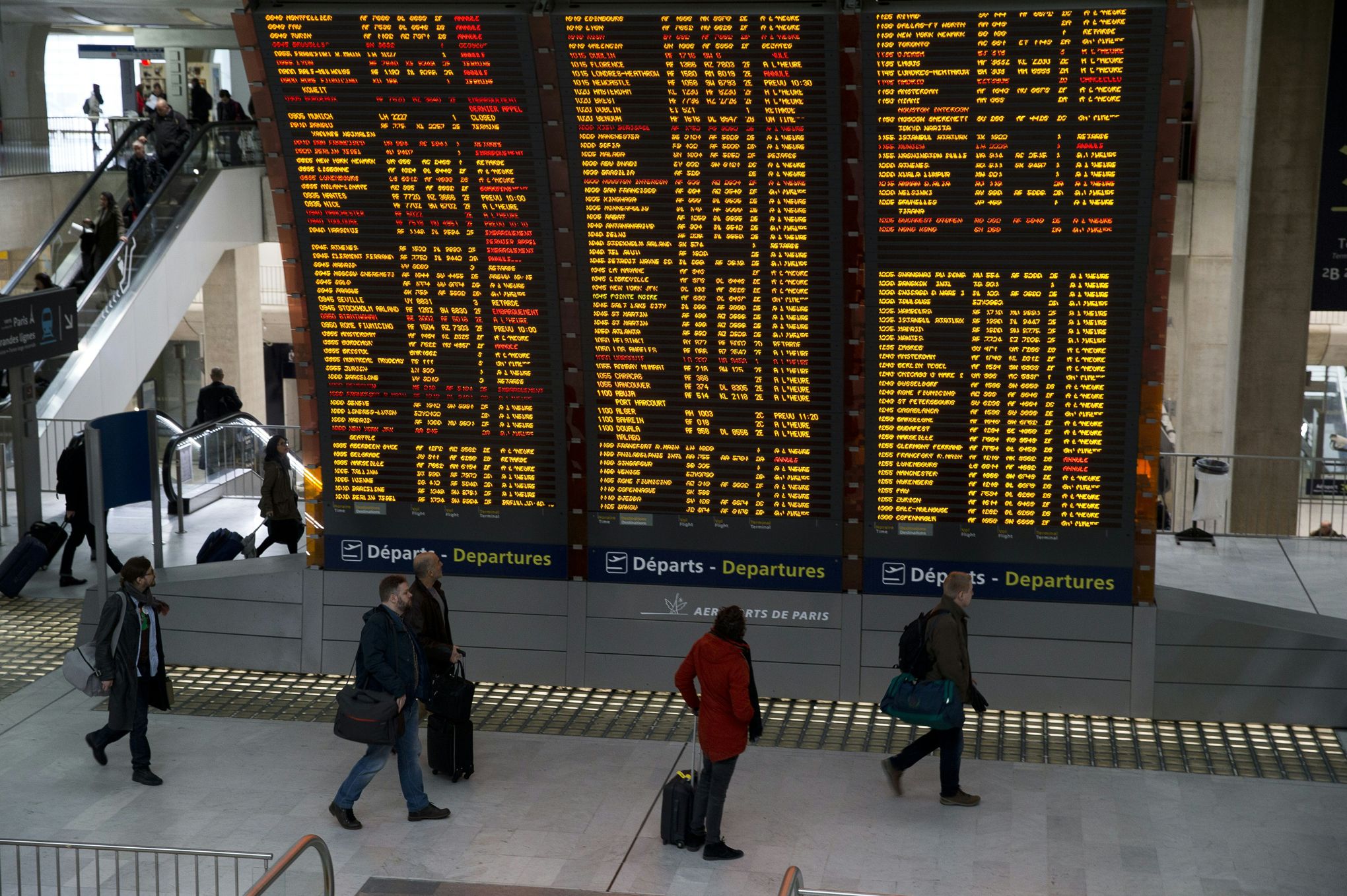 Billets d'avion: quand votre carte bancaire fait flamber les prix - L ...