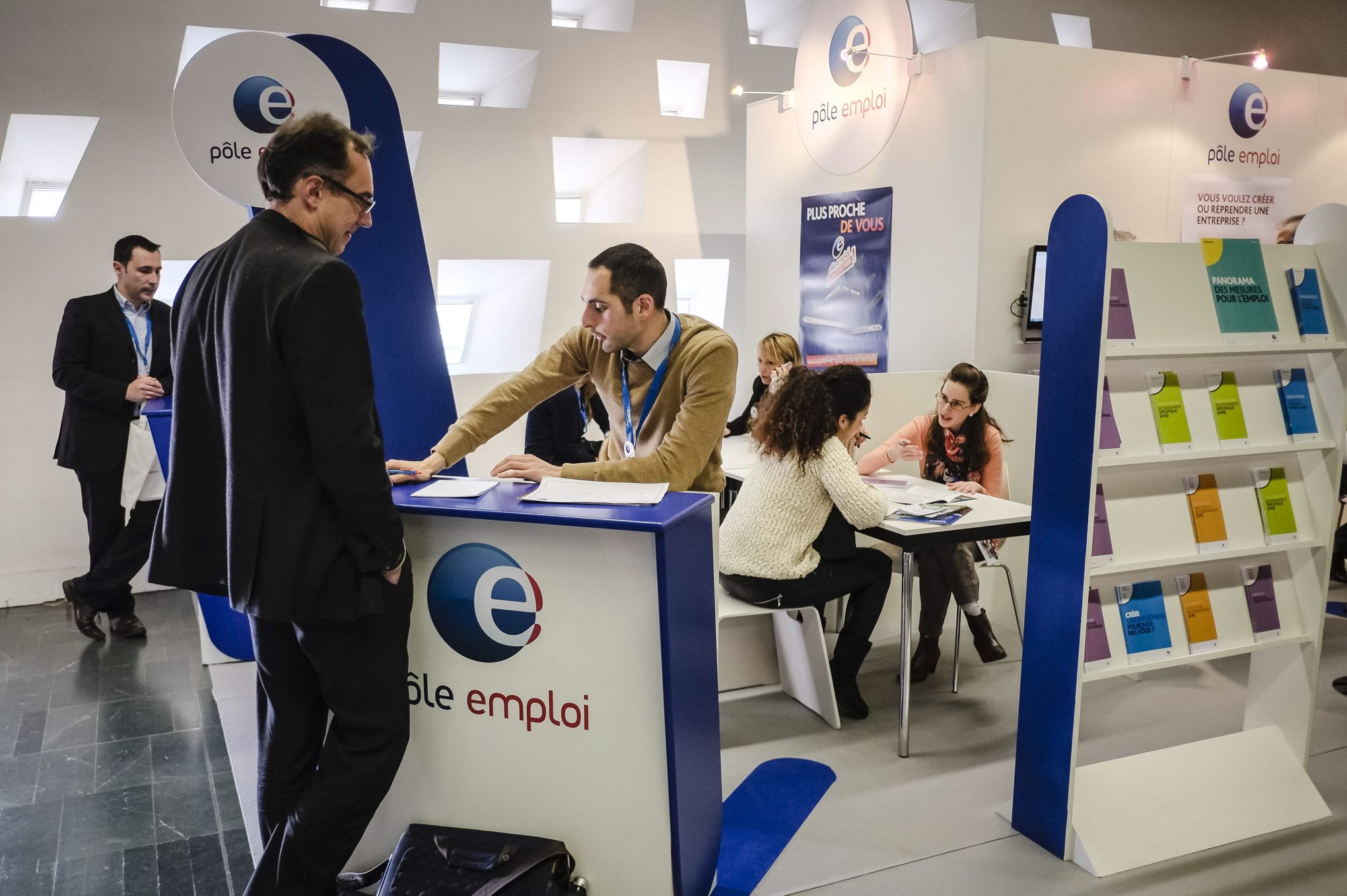 Comment Pole Emploi Drague Les Entreprises