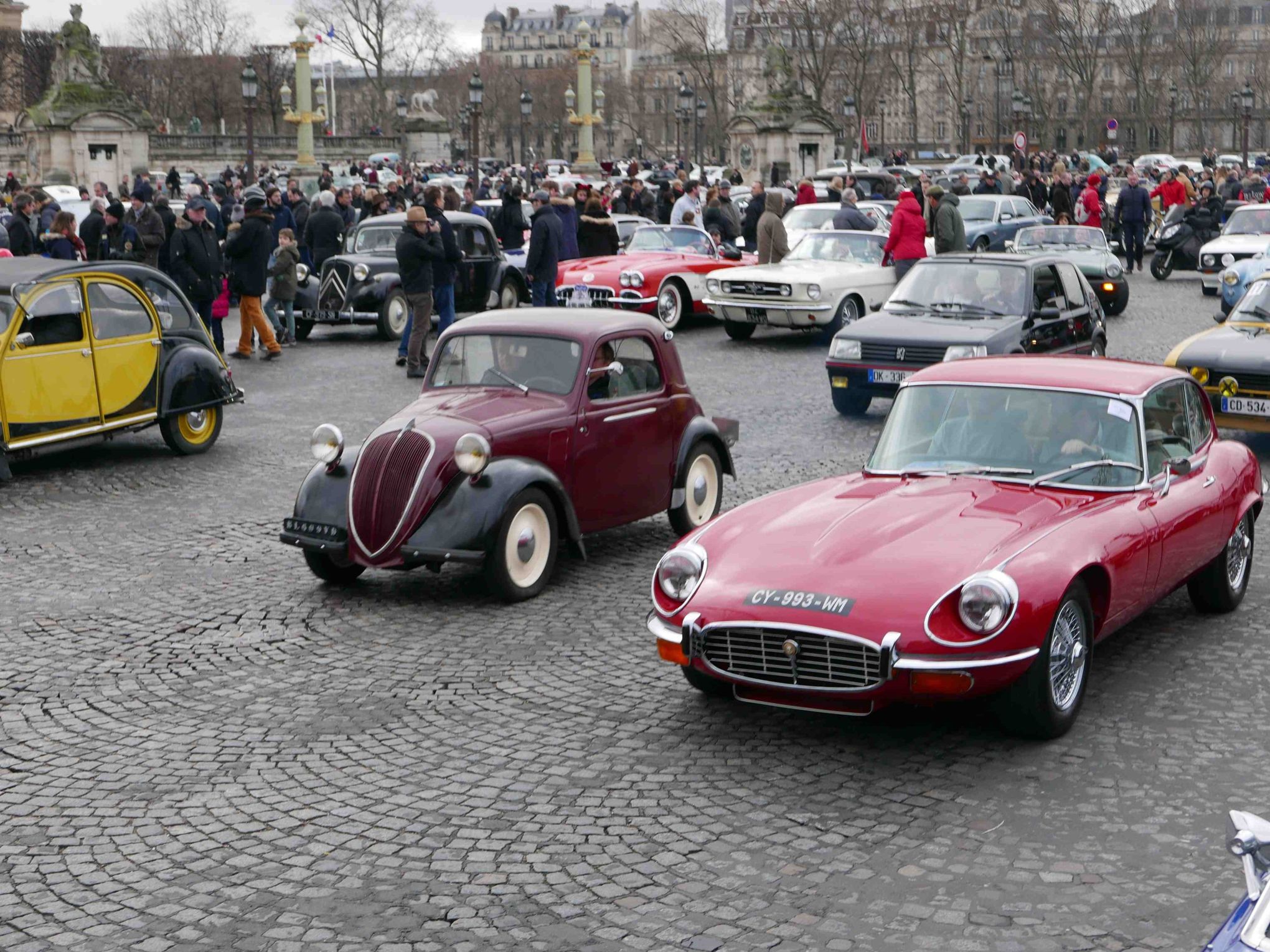 Résultat de recherche d'images pour "la traversée de paris 2020 voitures anciennes""
