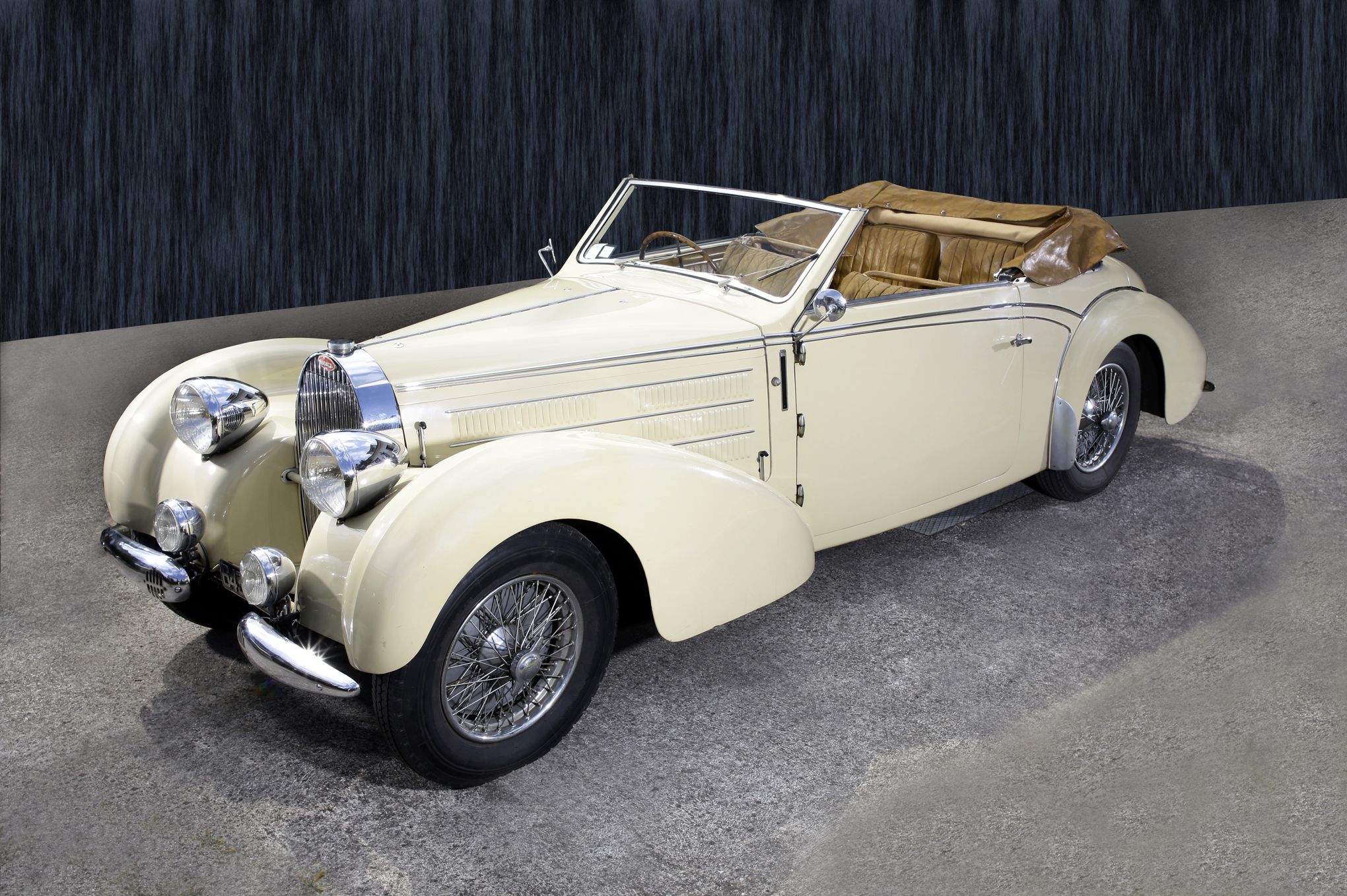 Bugatti 57c Cabriolet La Patine De L Authenticite