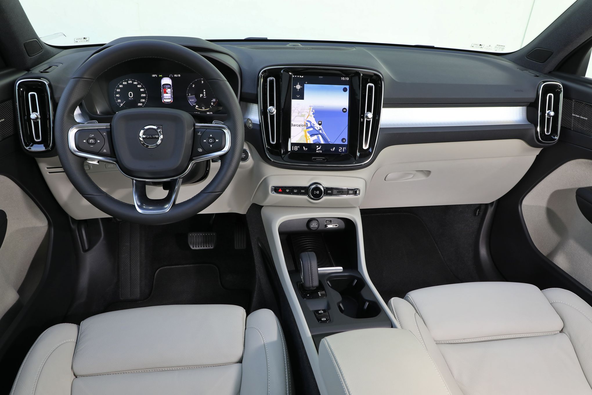 Essai Volvo Xc40 >> Volvo Xc40 Au Volant De La Voiture De L Annee 2018 Essai Volvo Xc40 >> Volvo Xc40 Au Volant De La Voiture De L Annee 2018
