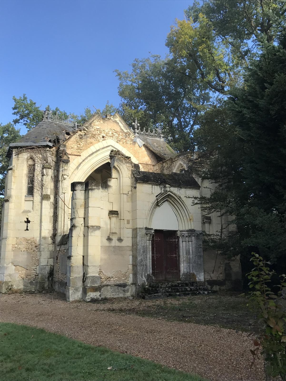 Une Chapelle Du Xixe Siecle A Vendre Et A Emporter