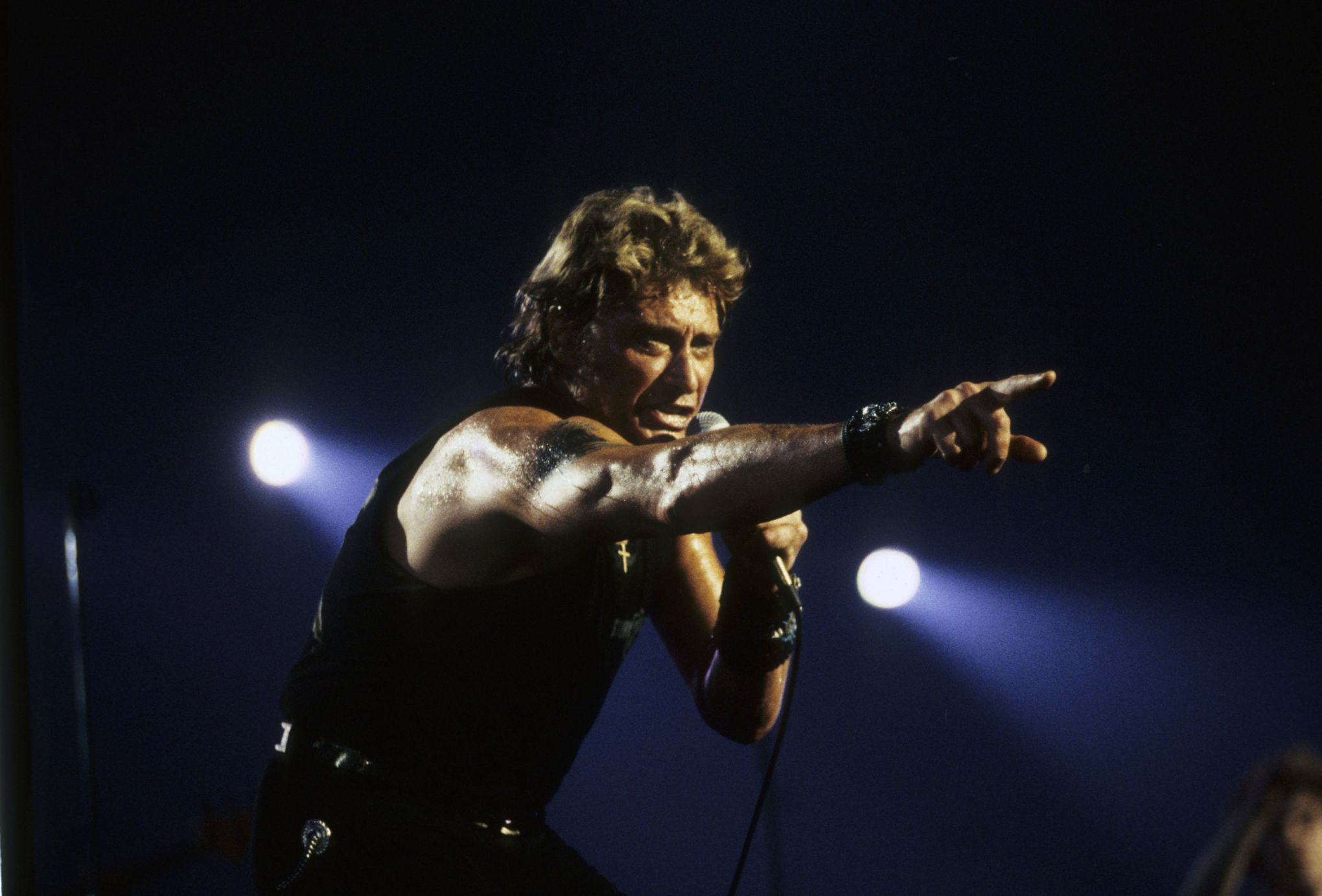 Résultat de recherche d'images pour "Hommage à Johnny Hallyday à l'Olympia"