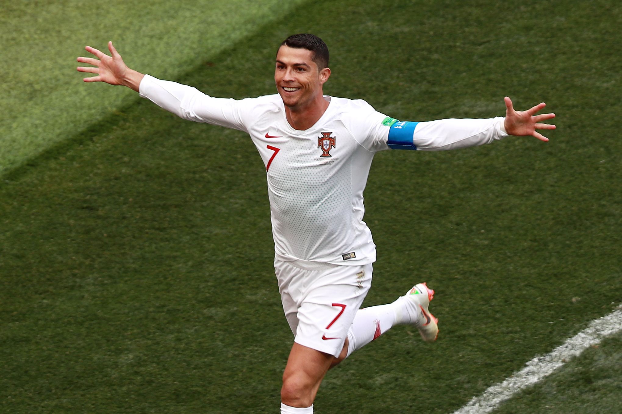 Coupe Du Monde 2018 Des Iraniens Tentent D Empecher Cristiano