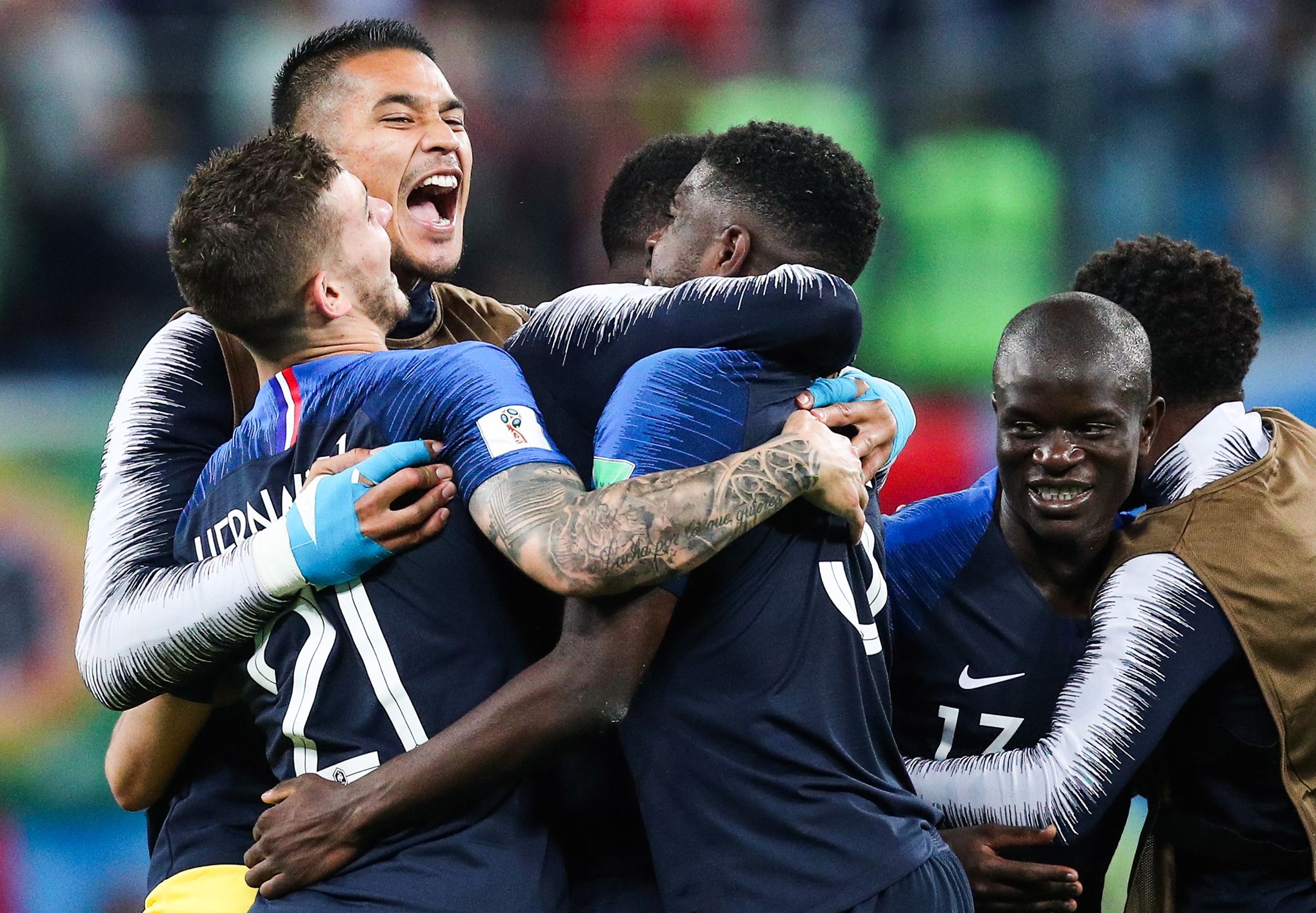 Le Rêve Est Encore Possible Lémotion Des Bleus Sur - 