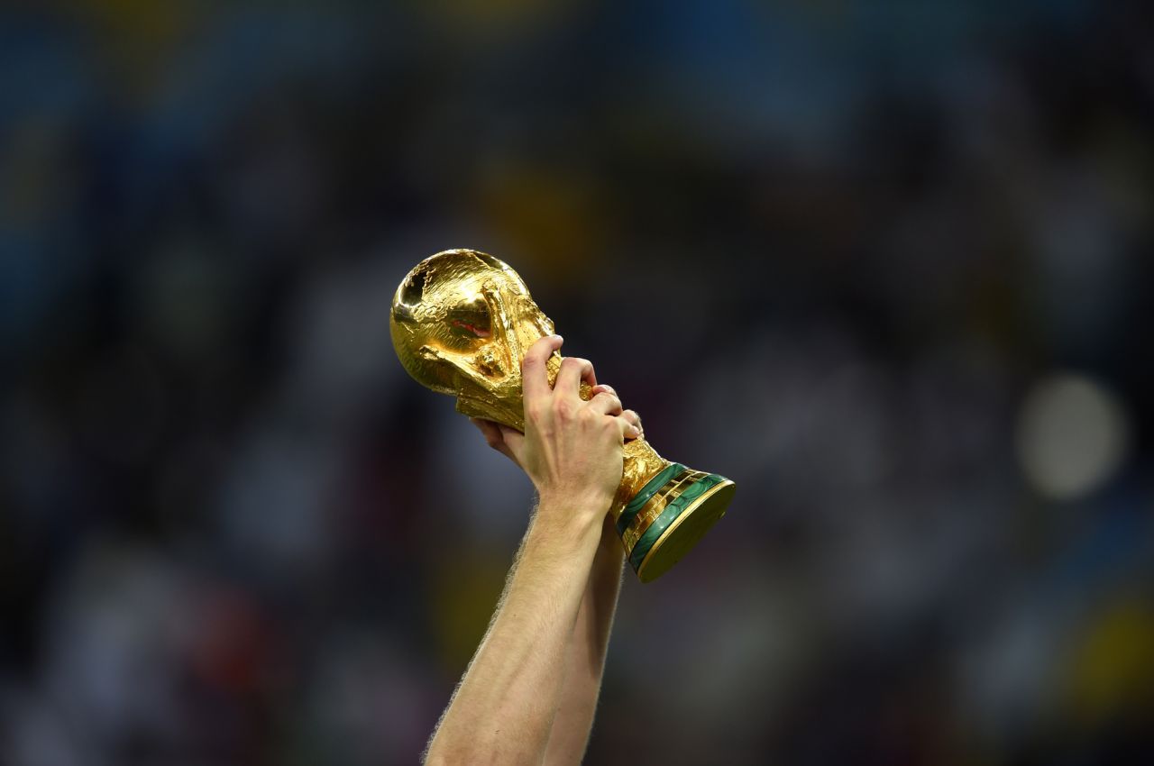 Un trophée en Or : la coupe du monde - Maison Française de l'Or