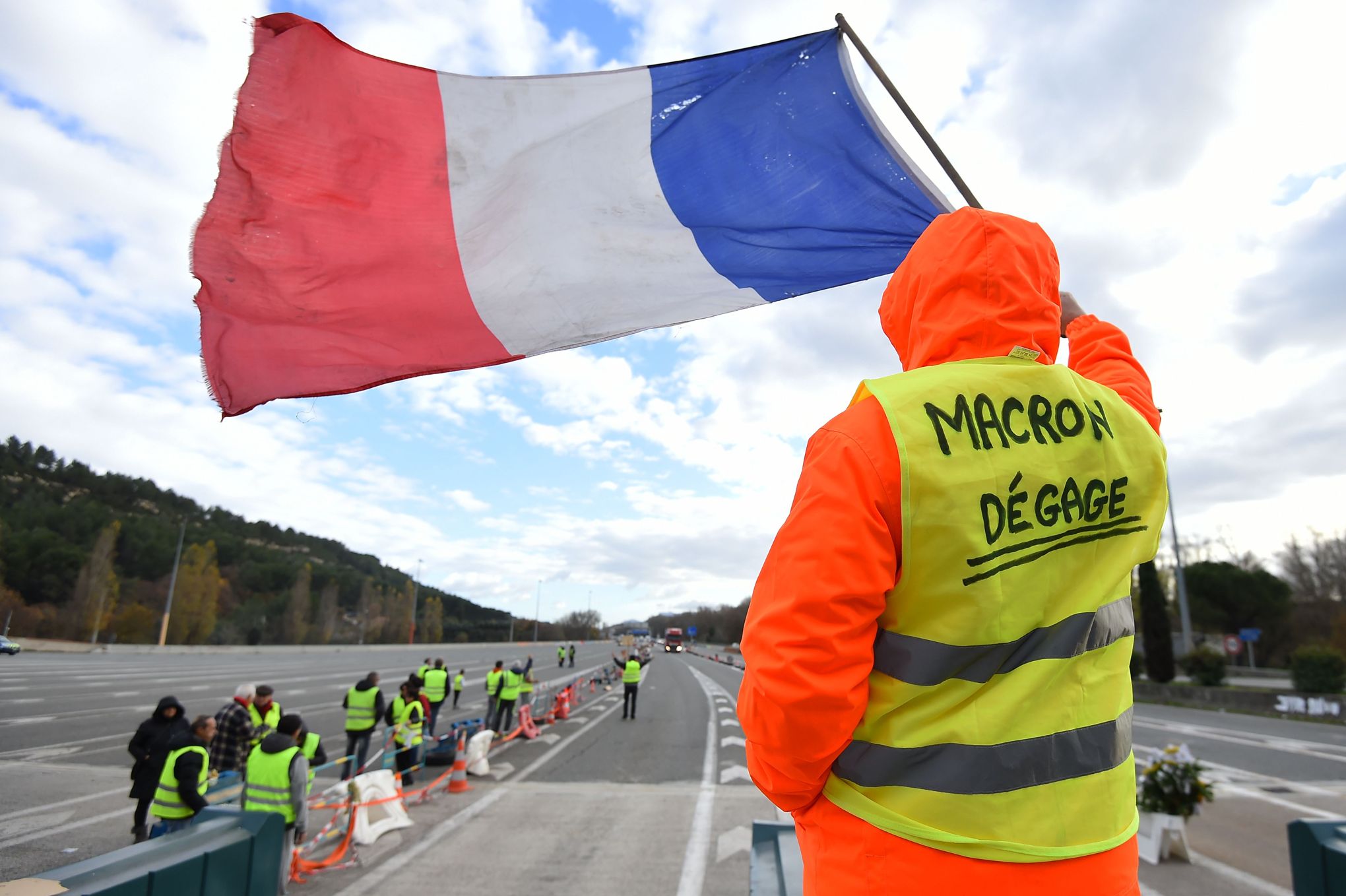 Gilets Jaunes Les Blocages Continuent