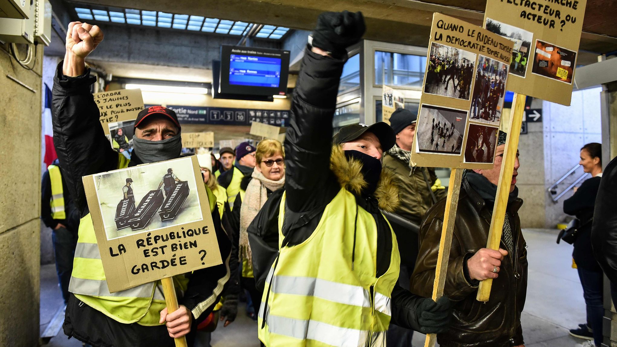 Gilets Jaunes Une 8e Mobilisation Et De Nouvelles Violences