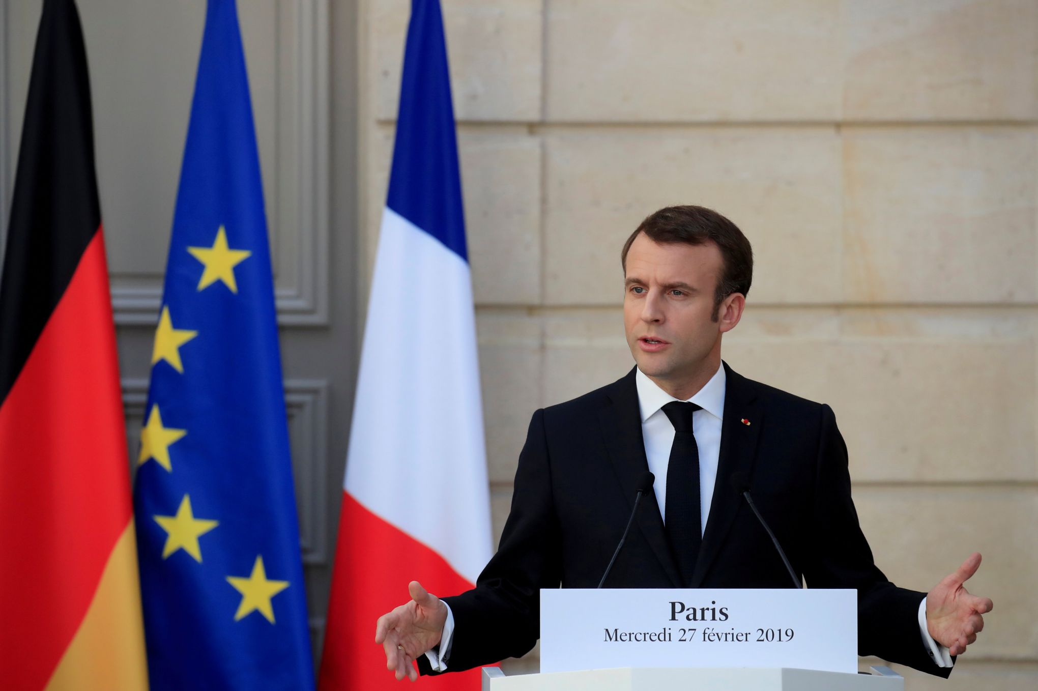 Entre Bouclier Social Et Salaire Minimum Europeen De Quoi Parle Emmanuel Macron