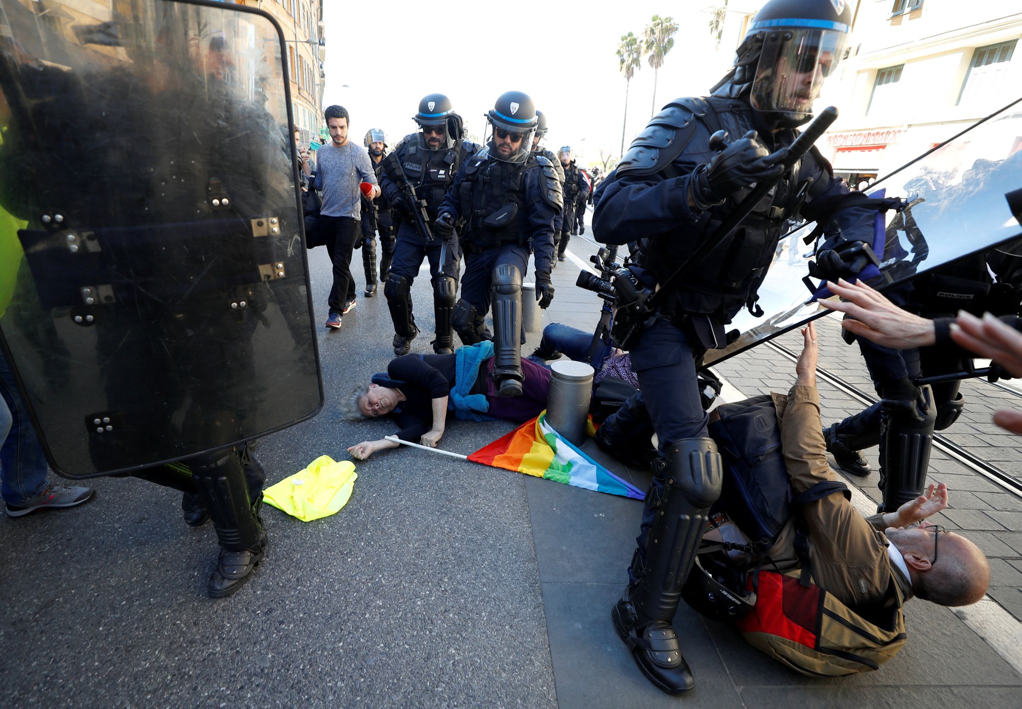 Manifestante Blessée à Nice Le Procureur Met La Police Hors De Cause