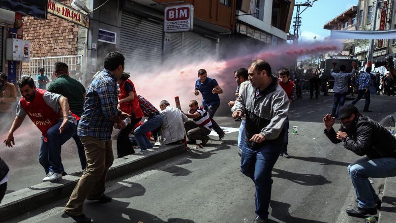 Turquie : Deux Morts Dans Les Affrontements Entre Police Et Manifestants