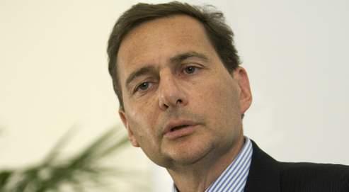 Besson présente la nouvelle procédure de naturalisation