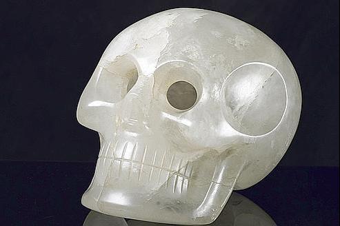 L'incroyable légende des 13 crânes de cristal