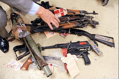 Arsenal D'armes à Feu, Fusils D'assaut Et Pistolets