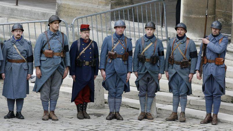 Первая форма. Цвет французской формы. Ww1 French uniform. Английская форма первой мировой для мусульман. Ww1 French uniform 360.