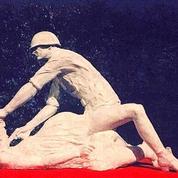 La statue d'une femme violée scandalise Moscou
