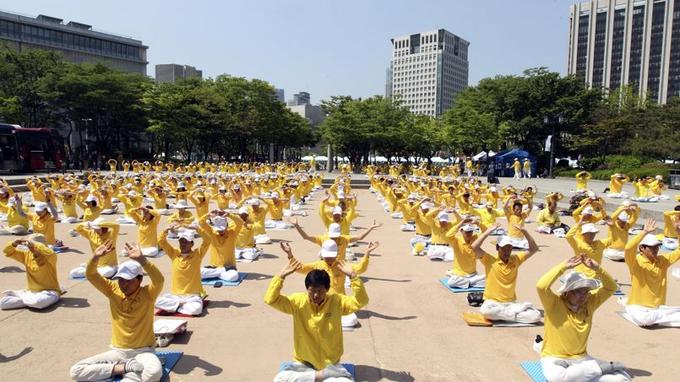 Des pratiquants du Falun Gong réunis à Séoul en Corée du Sud où ils ne sont pas persécutés.